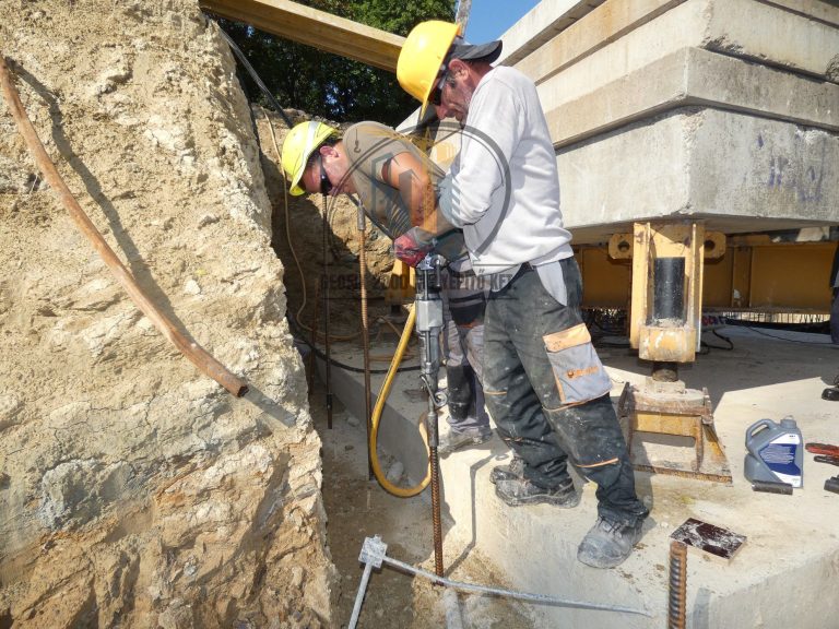 Toronydaru alaptest stabilizálás mikrocölöpözéssel